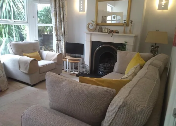 100 Semesterbostad *